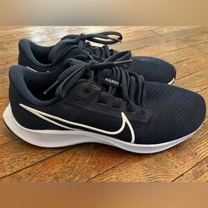 Nike Air Zoom Pegasus 38 TB Women’s 9 Athletic Running Shoes College Navy EUC
